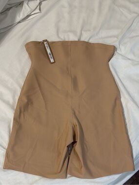 Skims Mid-Rise Short Body Core Sculpt in Clay XL